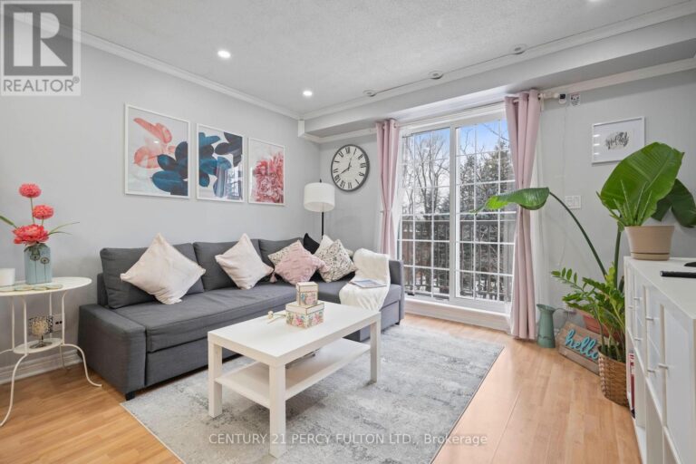 c11937064 12 768x512