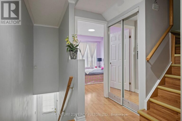 c11937064 16 768x512