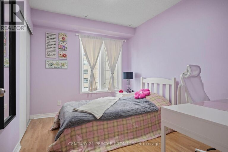 c11937064 17 768x512