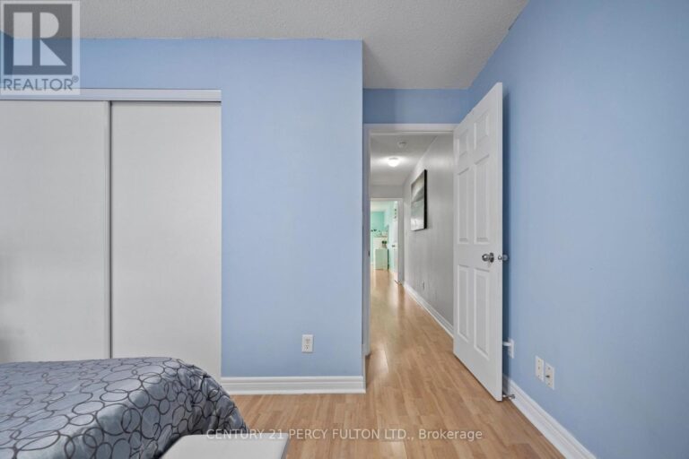 c11937064 26 768x512