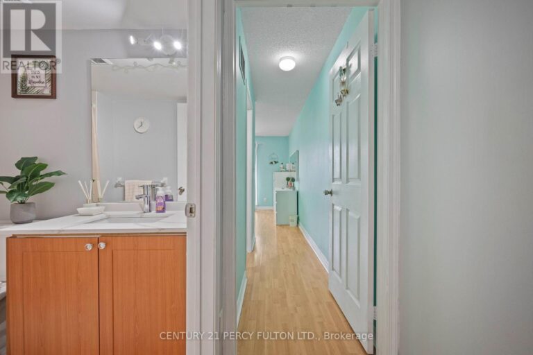 c11937064 27 768x512