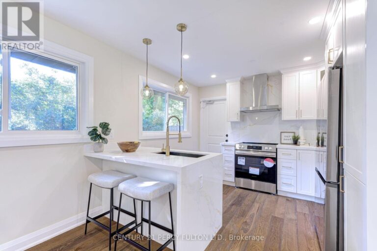 e12221448 16 768x512