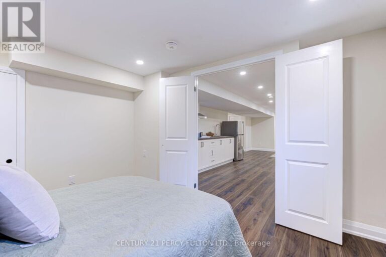 e12221448 32 768x512