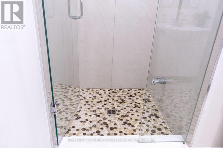 e12221448 38 768x512