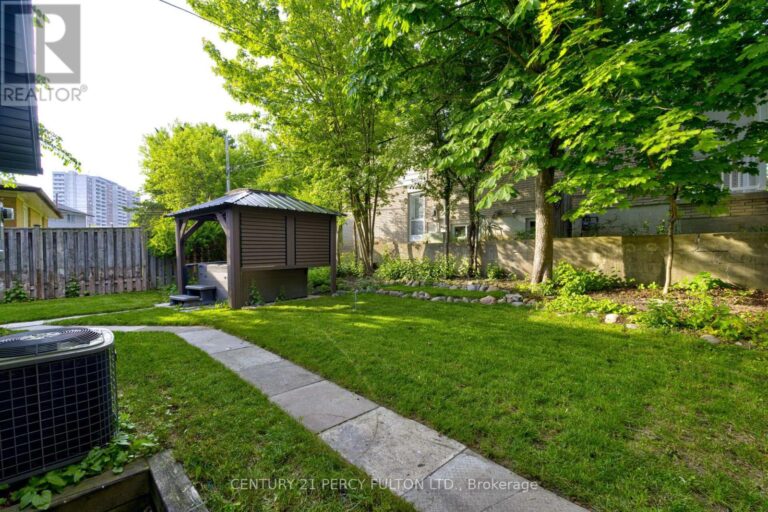 e12221448 42 768x512