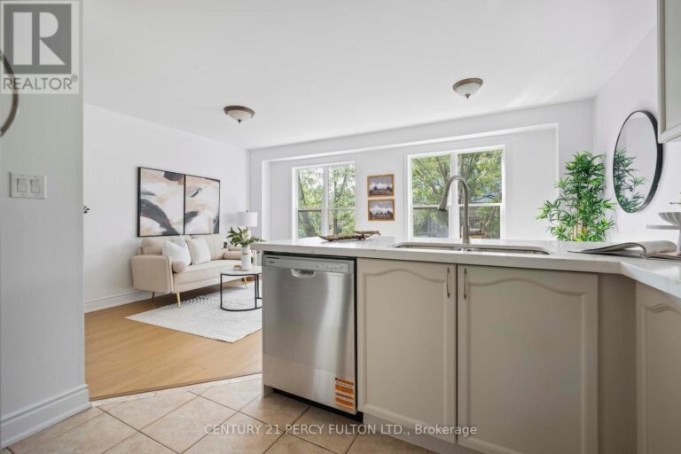 w12400994 26 768x512