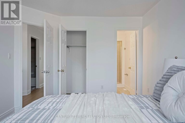 w12400994 29 768x512