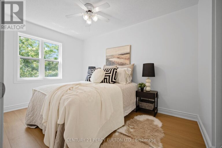 w12400994 35 768x512