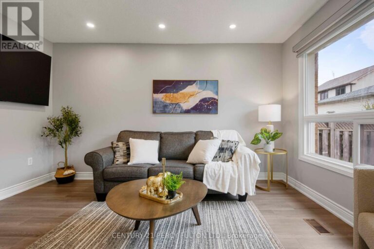 w12481675 16 768x512