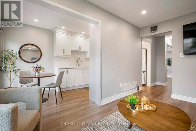 w12481675 18 768x512