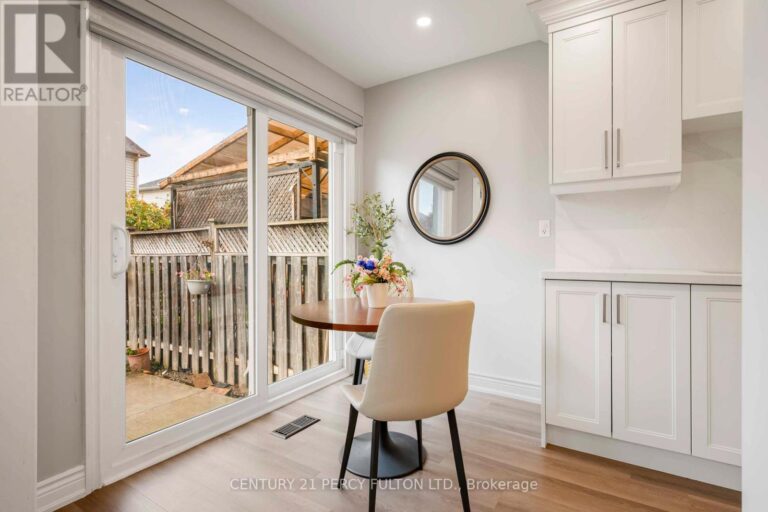 w12481675 20 768x512