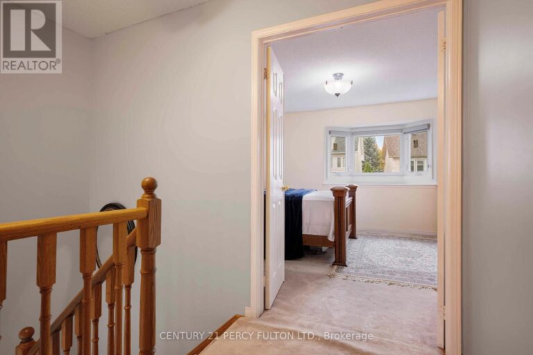 w12481675 26 768x512