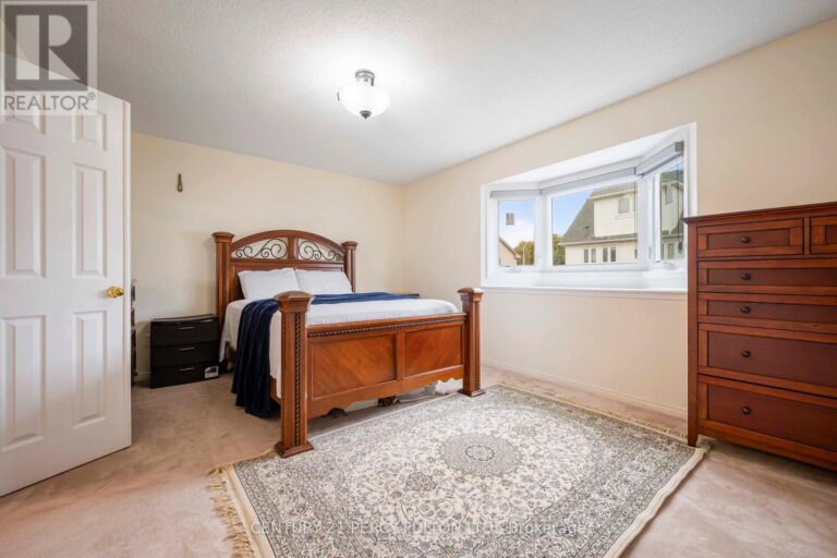 w12481675 27 768x512