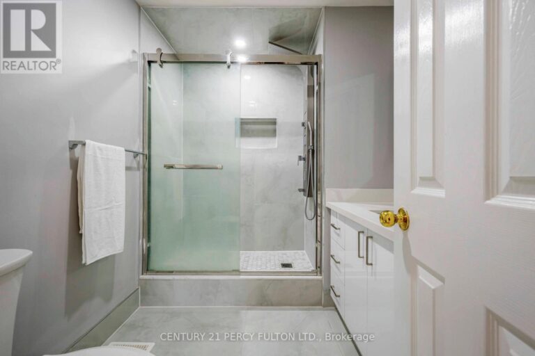 w12481675 28 768x512