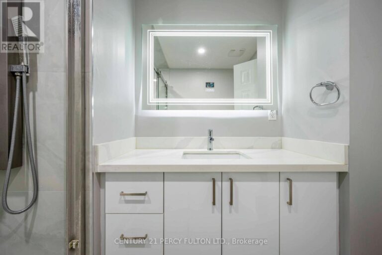 w12481675 29 768x512