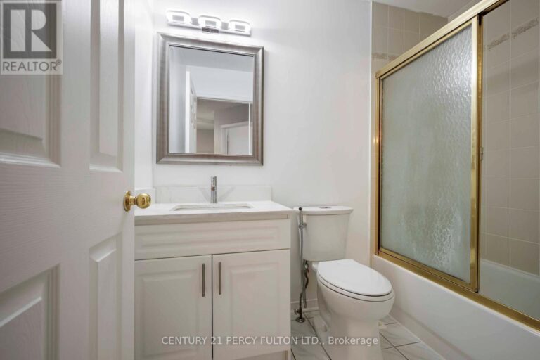 w12481675 33 768x512