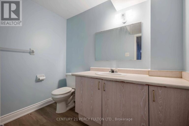 w12481675 37 768x512