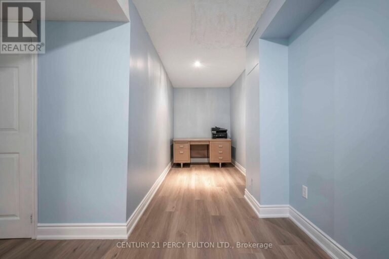 w12481675 38 768x512