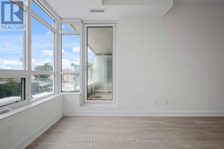 w12519558 21 768x512