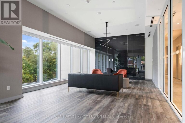 w12519558 31 768x512