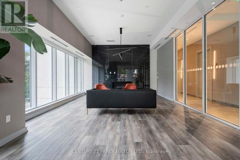 w12519558 32 768x512