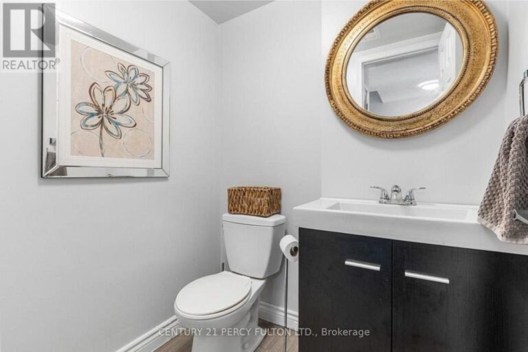 w12543418 15 768x512